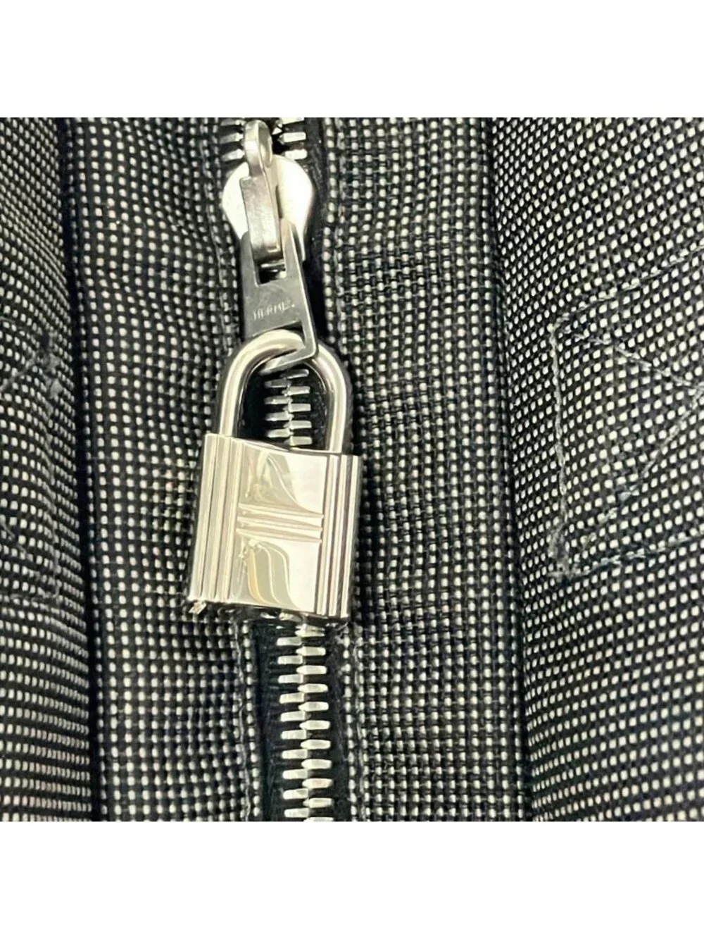 Hermes key shape